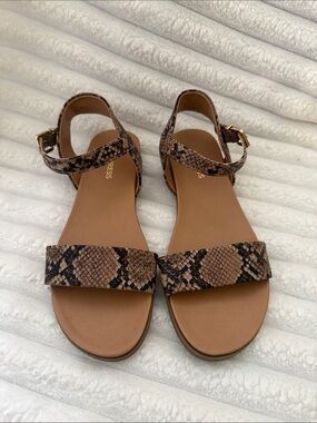 Express Women's Brown Snake-Print Ankle Strap Sandals Size 6